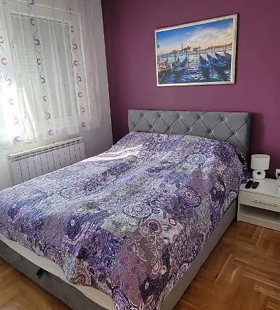 La 2 Apartment